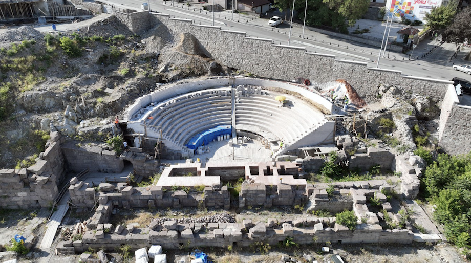 🏛️ Ankara’nın Kalbinde 2 Bin Yıllık Bir Hikâye: Arkeopark ve Roma Tiyatrosu