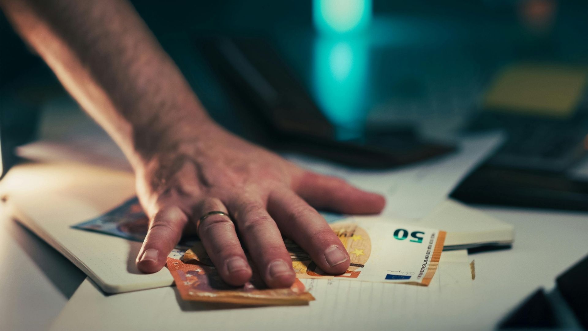 Ankara’da Skandal: Emanet Bürosundan 9 Tam, 5 Çeyrek Altın Çalındı; Görevli Memur Tutuklandı