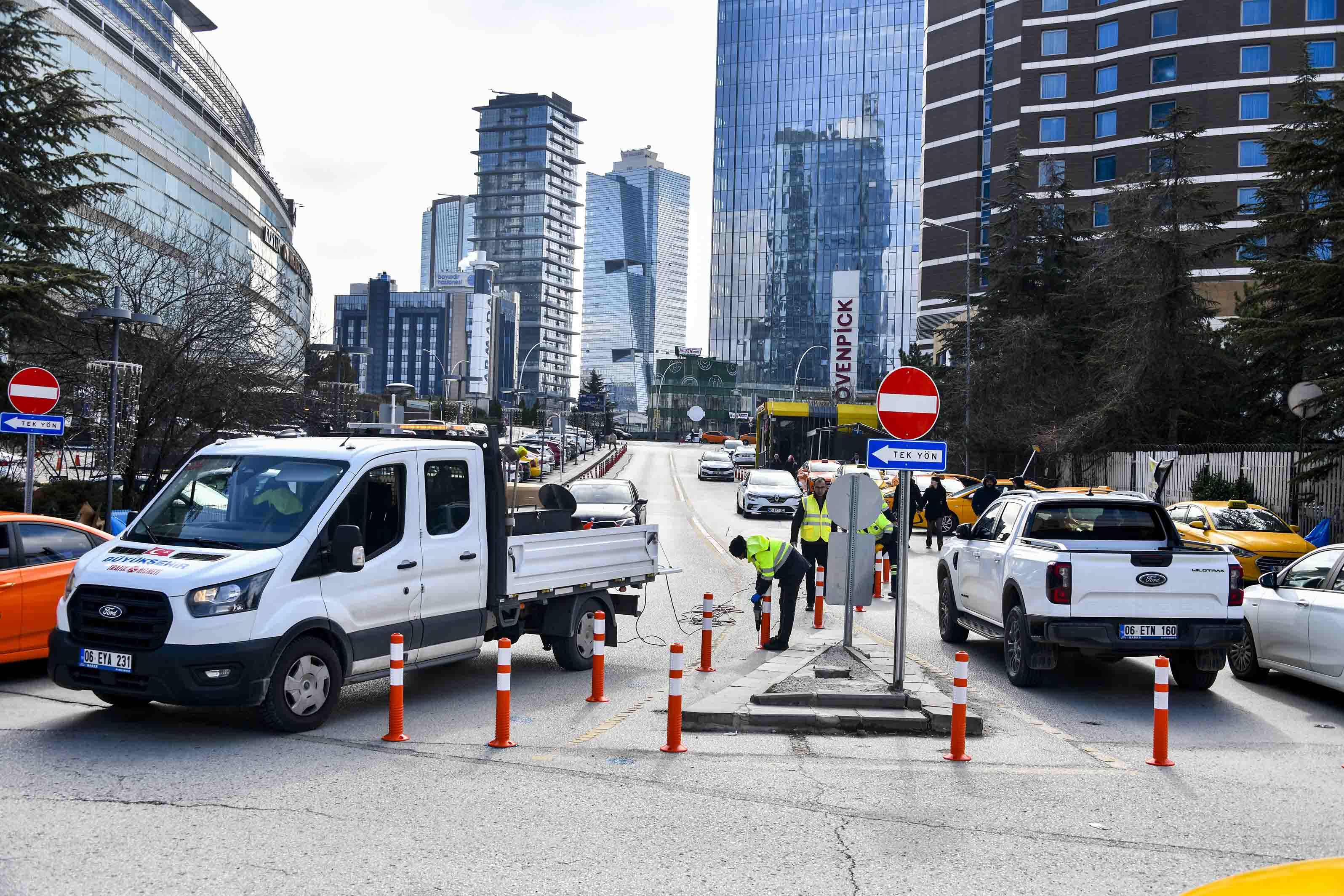 Armada Çevresinde "Tek Yön" Dönemi Başladı: Söğütözü Aksına Yeni Trafik Düzeni!