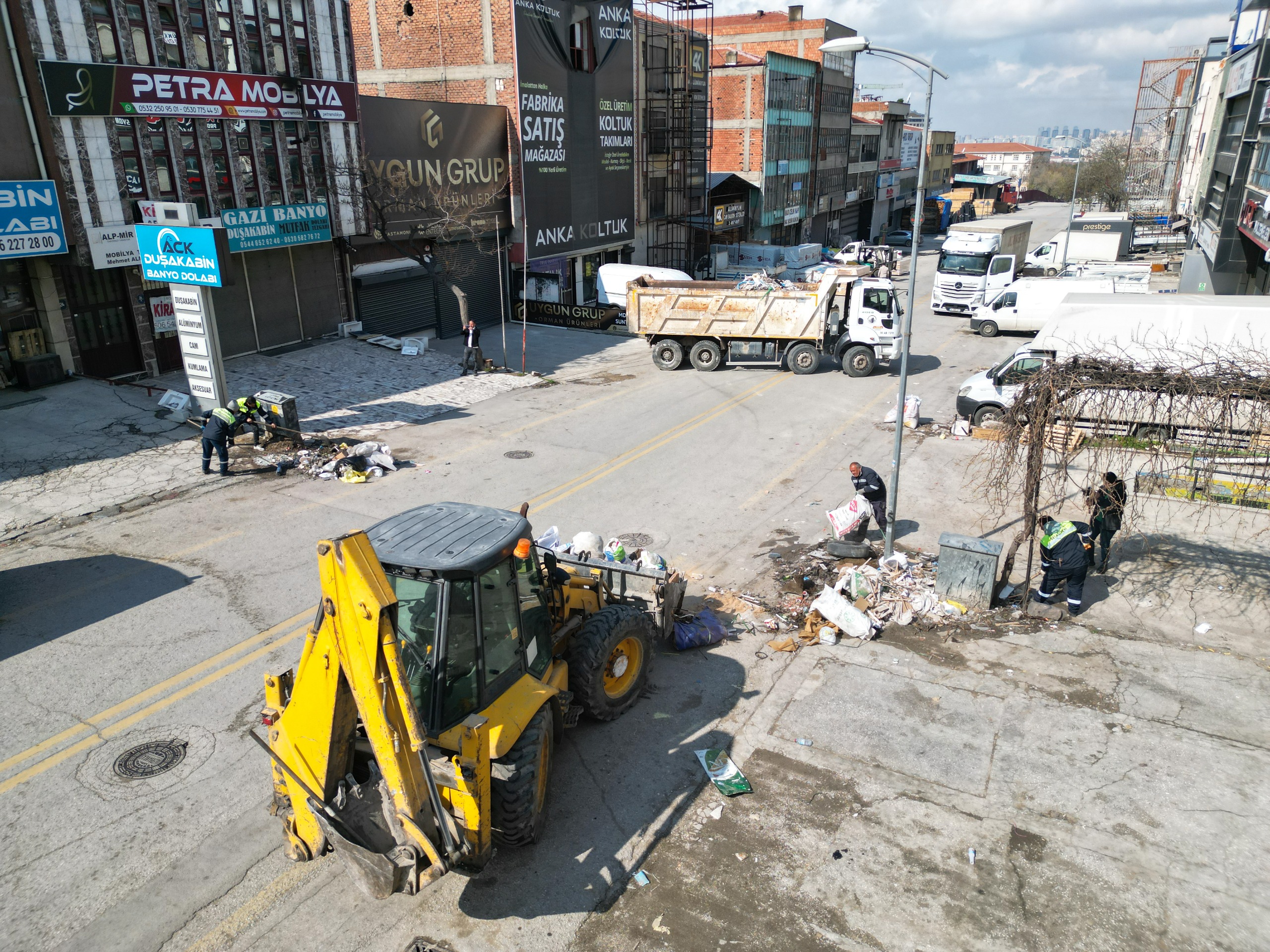 Altındağ’da ‘Veysel Tiryaki’ Dokunuşu: Siteler’de Şafak Vakti Temizlik Seferberliği!