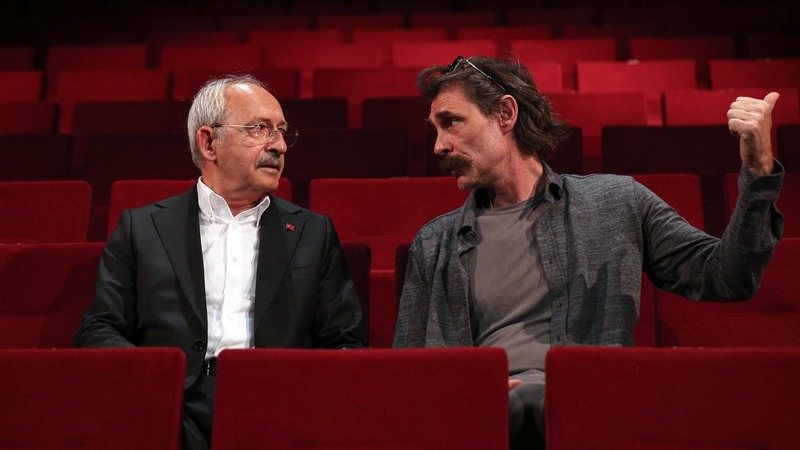 Erdal Beşikçioğlu CHP'de Kaldı, Teşkilatı Yeni Parti'ye Geçti